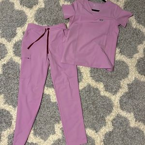 Figs scrubs High wasted Yola skinny pants in XS and Catarina onepocket top in XS